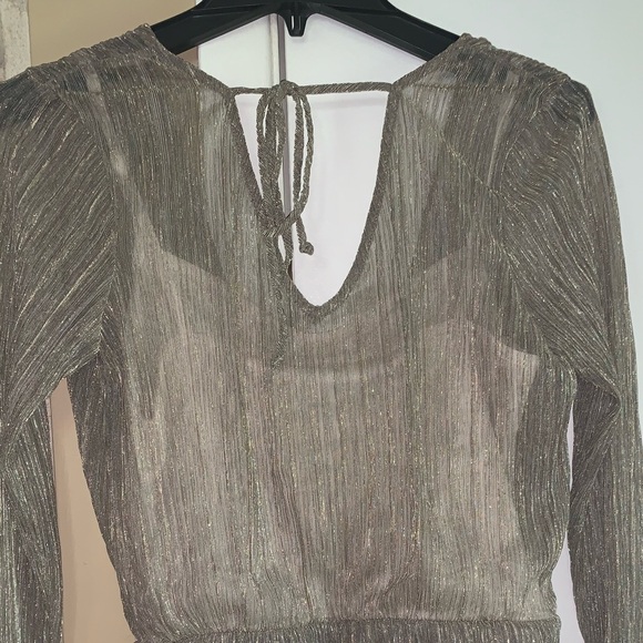 Sheer top with cami attached , size x-small , new with tag - Picture 4 of 5